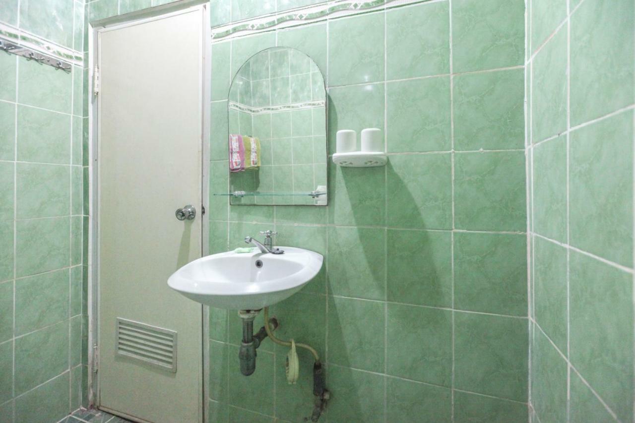 Lite Rooms Bogor Guest House Екстериор снимка